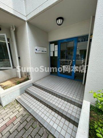 アメニティ東神戸のエントランス|落ち着いたエントランスです
