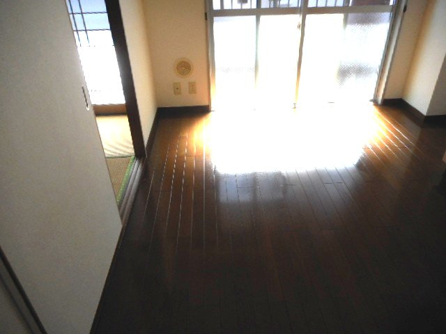 キングハイツ新小岩の居間・リビング