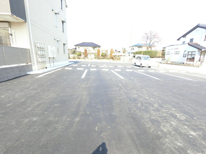メゾン　アイリスの駐車場