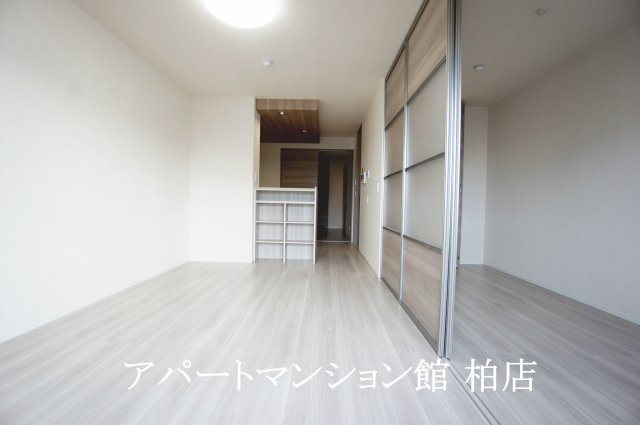 Noble Ferro C棟の居間・リビング