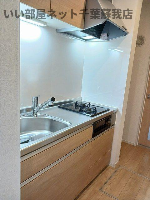 ウッド　プレイスのキッチン|コンパクトなキッチンで掃除もラクラク