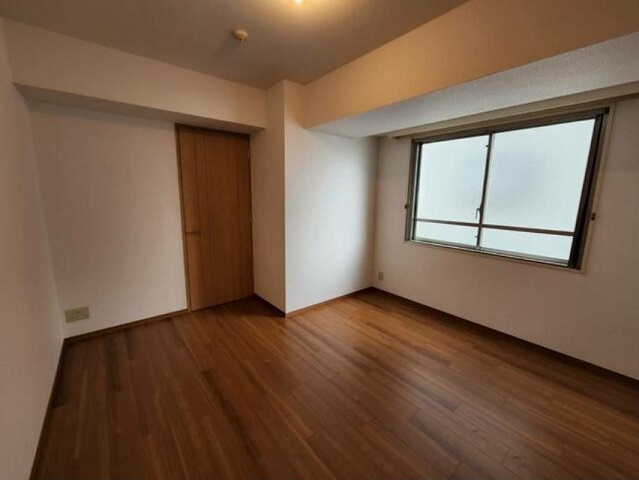 港区西麻布３丁目の賃貸マンションの洋室