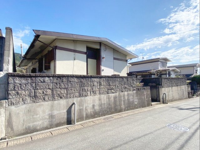 《オーナーチェンジ》糟屋郡須恵町大字須恵 戸建の前面道路含む現地写真|《オーナーチェンジ物件》前面道路含む現地写真です！