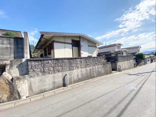 《オーナーチェンジ》糟屋郡須恵町大字須恵 戸建の前面道路含む現地写真|《オーナーチェンジ物件》前面道路含む現地写真です！