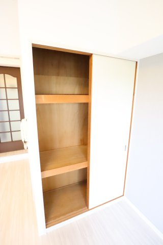 大阪市城東区新喜多２丁目の賃貸マンションの収納