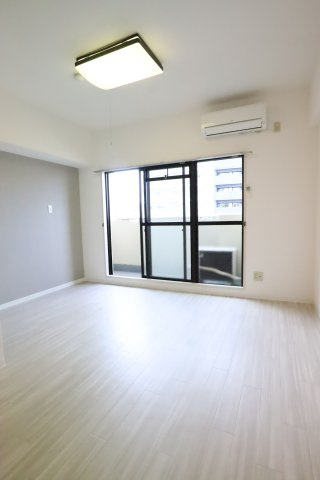 大阪市城東区新喜多２丁目の賃貸マンションの居間・リビング