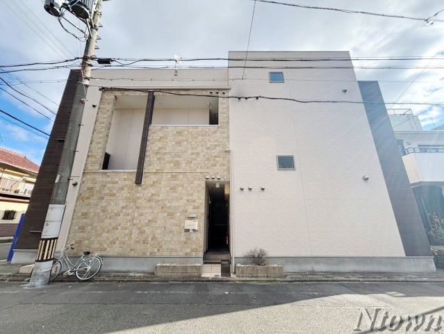 【外観】 | CRESTA | 外はこのようになっています