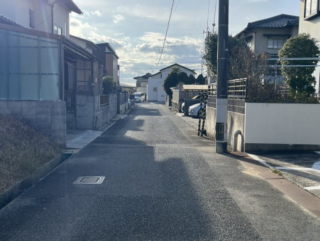 【前面道路含む現地写真】
