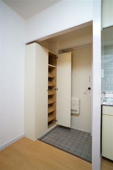 【玄関】 | ファミール喜沢 | ※室内写真は他の部屋のものになります