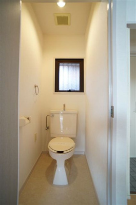 【トイレ】 | ファミール喜沢 | ※室内写真は他の部屋のものになります