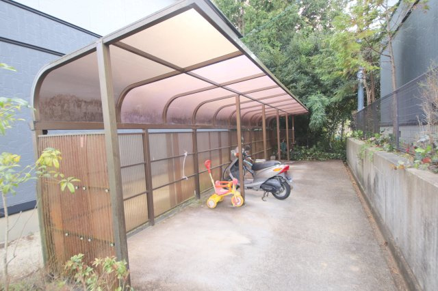 サンビレッジ学園前東坂E棟のその他共用部分