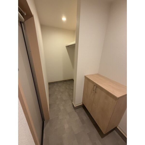 F＋style狭山・池尻中1号館の玄関