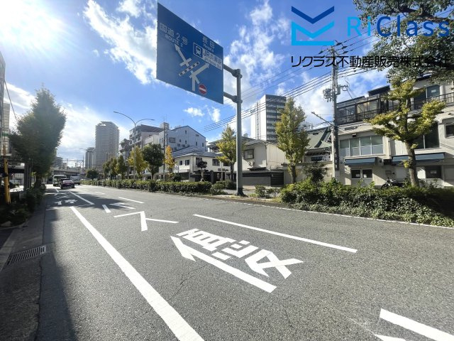 ロイヤルコート兵庫の周辺|マンション前の道路です