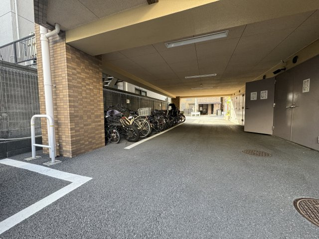 ロイヤルタワー木場公園の駐車場