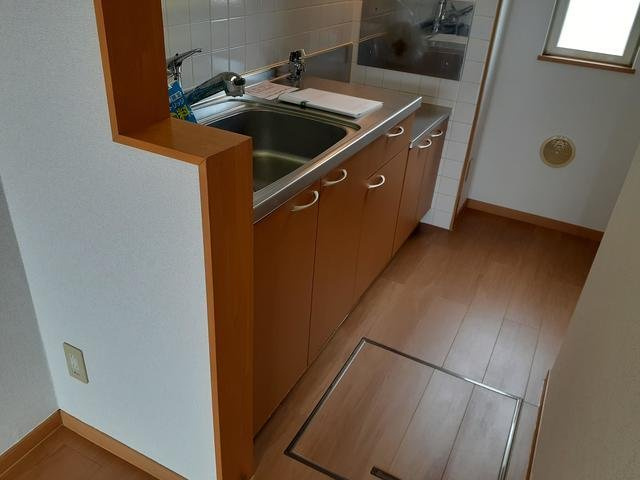 【キッチン】 | ソレイユＭⅢ | コンパクトなキッチンで掃除もラクラク