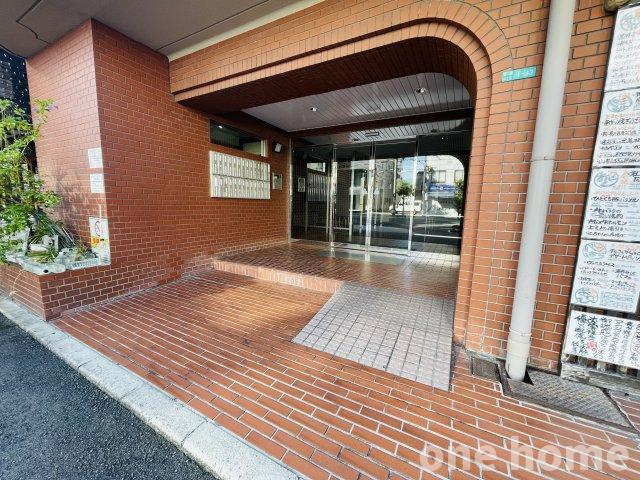 エスポワール三国のエントランス|◆【当社販売窓口】各居室に収納があり、住空間を有効活用できる間取りです！