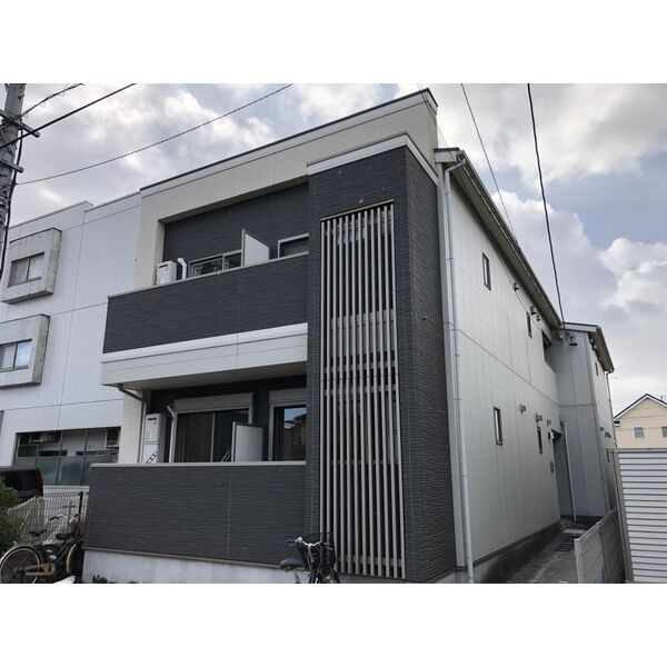 クレフラスト鳥神町の外観