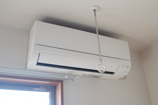 【設備】 | ドゥースール・ボワⅡ | 寝室にあるエアコンです