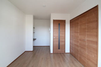 【寝室】 | ドゥースール・ボワⅡ | 2F南側の洋室です