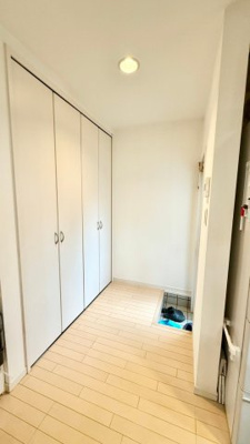 【収納】 | 神戸市垂水区本多聞7丁目　中古戸建 | キッチン横勝手口＋収納