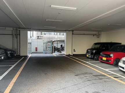 ハイツ西翠苑の駐車場
