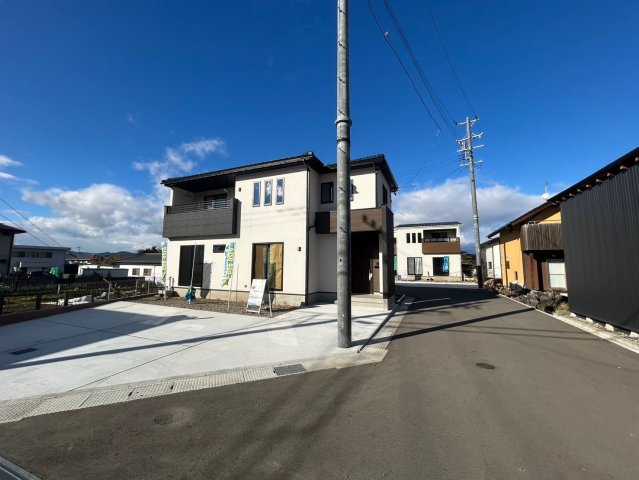 新築戸建　長野市松代町東条の前面道路含む現地写真