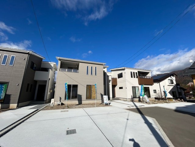 新築戸建　長野市松代町東条の前面道路含む現地写真