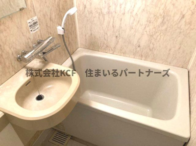 【洗面所】 | トーカンキャステール通町 | 広い洗面スペース