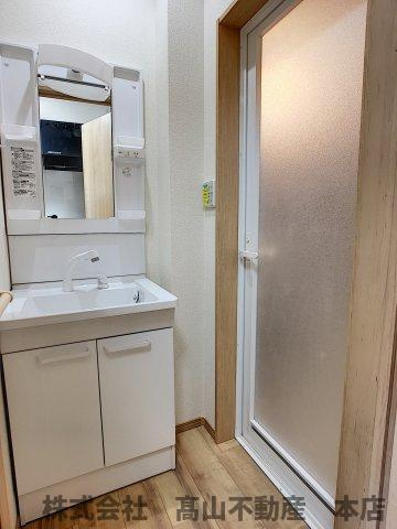 ロイヤルハウス赤間の洗面所