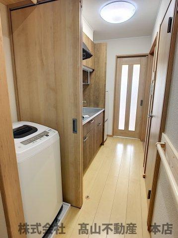 ロイヤルハウス赤間の玄関