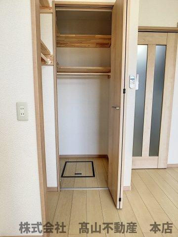 ロイヤルハウス赤間の収納