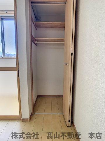 ロイヤルハウス赤間の収納