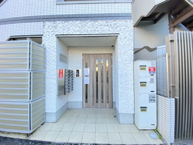 ツリーデン松戸Ⅲのエントランス