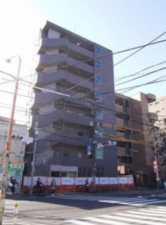 【外観】 | 鉄筋コンクリート造のがっちりとした建物。