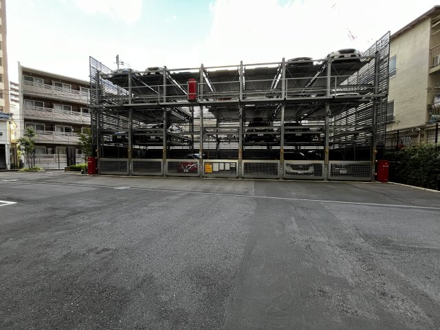 イニシア板橋桜レジデンスの駐車場