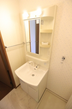 サンライフ市の玉【キャッシュバック対象】の独立洗面台|使いやすい独立洗面台です