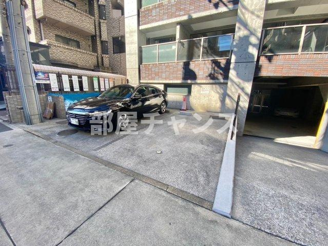 ブルームライフ鶴舞の駐車場