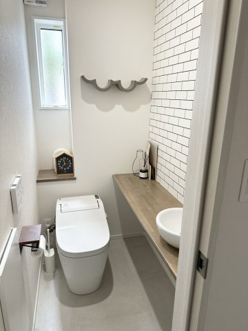 【トイレ】 | 【ZEH住宅】南アルプス市桃園 | 清潔感のあるトイレです