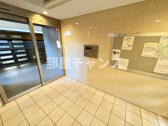 ヴェッセル幅下のエントランス