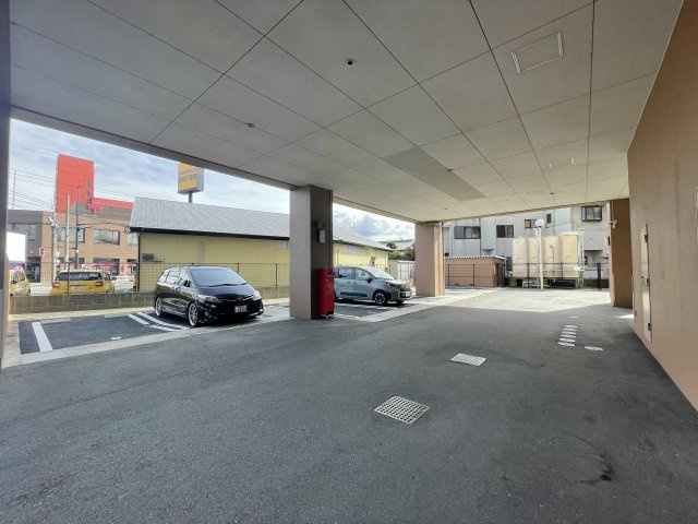 エバーライフ羽犬塚弐番館の駐車場