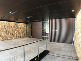 【エントランス】