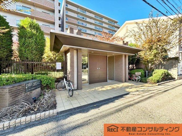 アルス西宮ルシーディアのエントランス