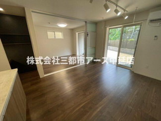 【居間・リビング】 | アーベンス南雪谷 | アーベンス南雪谷　は三都市アース中延店へお任せください！