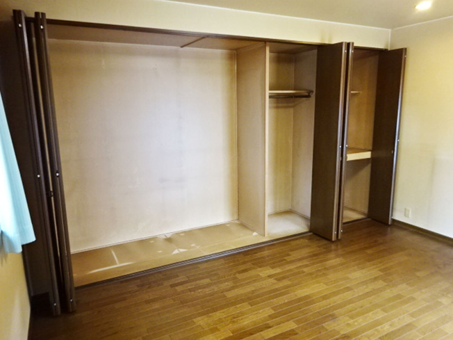 【収納】 | 清水町伏見 中古住宅 EH05462 | 清水町伏見　2F洋室10.0帖クローゼット