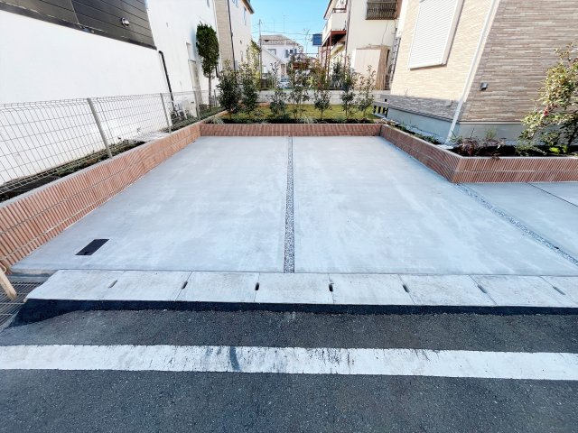 祝　成約済み　八王子市　散田町　新築戸建ての駐車場|～仲介手数料無料☆八王子ひなた不動産～八王子市散田町　新築戸建て
