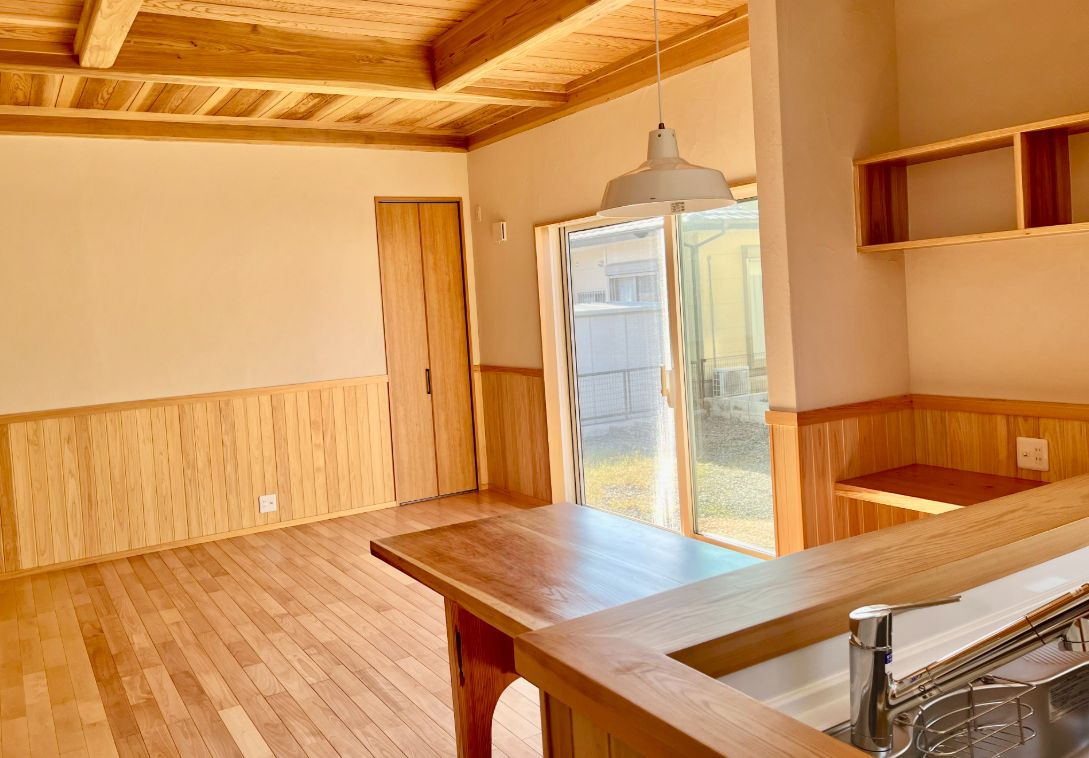 都城市蓑原町の新築一戸建の居間・リビング