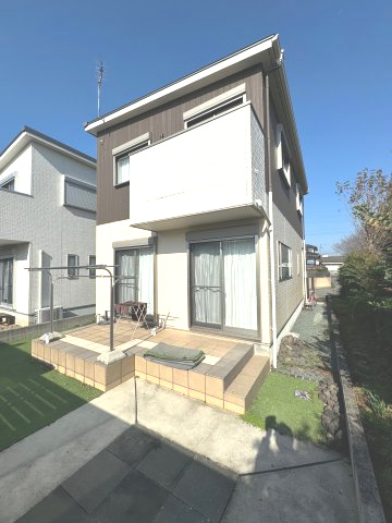 益城町辻の城中古住宅の外観|外観もきれいで庭でバーベキューも楽しめます
