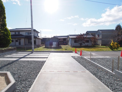 【前面道路含む現地写真】 | Livele Garden.S　太平寺久保　１号棟
