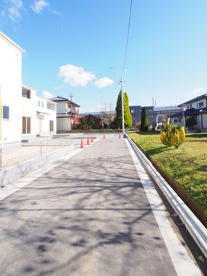 【前面道路含む現地写真】 | Livele Garden.S　太平寺久保　２号棟