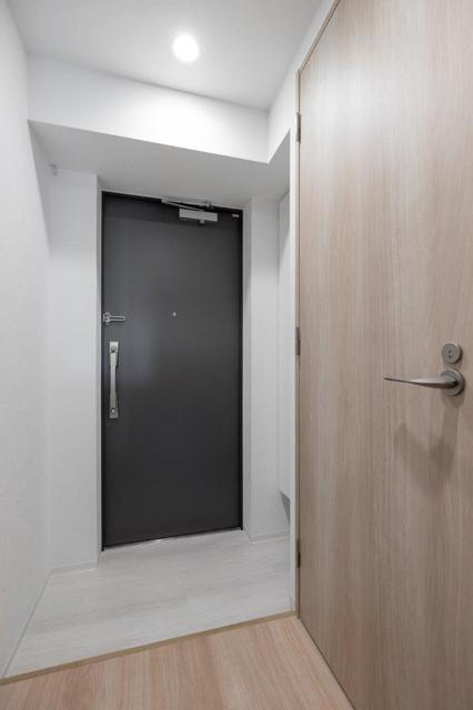 グローリオシェルト水道橋の玄関|※写真は同タイプの別室になります